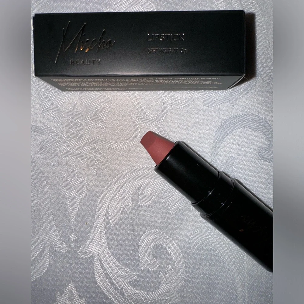 MISCHO BEAUTY Lipstick in Ijama